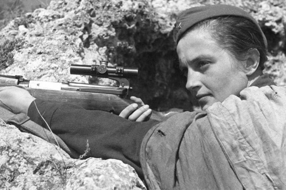 Ljudmila Pavličenko, žena koja je ubila 36 Hitlerovih snajperista (FOTO) (VIDEO)
