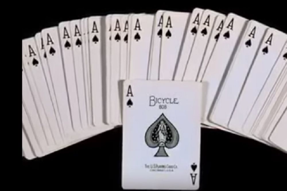 Izaberite jednu od ovih 6 karata, a momak s klipa će pogoditi koju ste zamislili! (VIDEO)