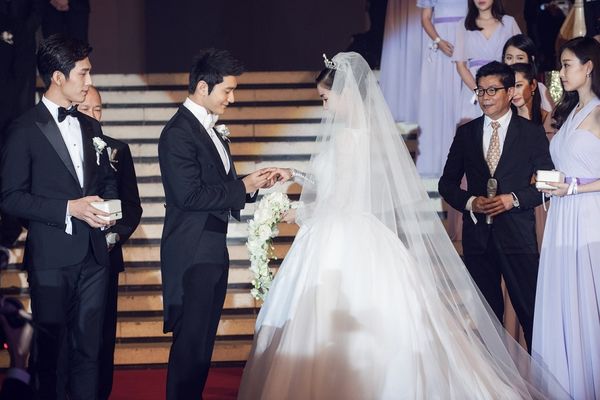 Udala se kineska Kardašijanka: Ovako izgleda venčanje od 27 miliona evra! (FOTO)