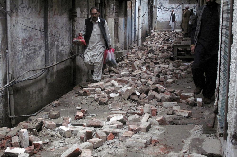 Najmanje 79 osoba poginulo od posledica snažnog zemljotresa u Avganistanu i Pakistanu, više stotina povređeno (FOTO) (VIDEO)