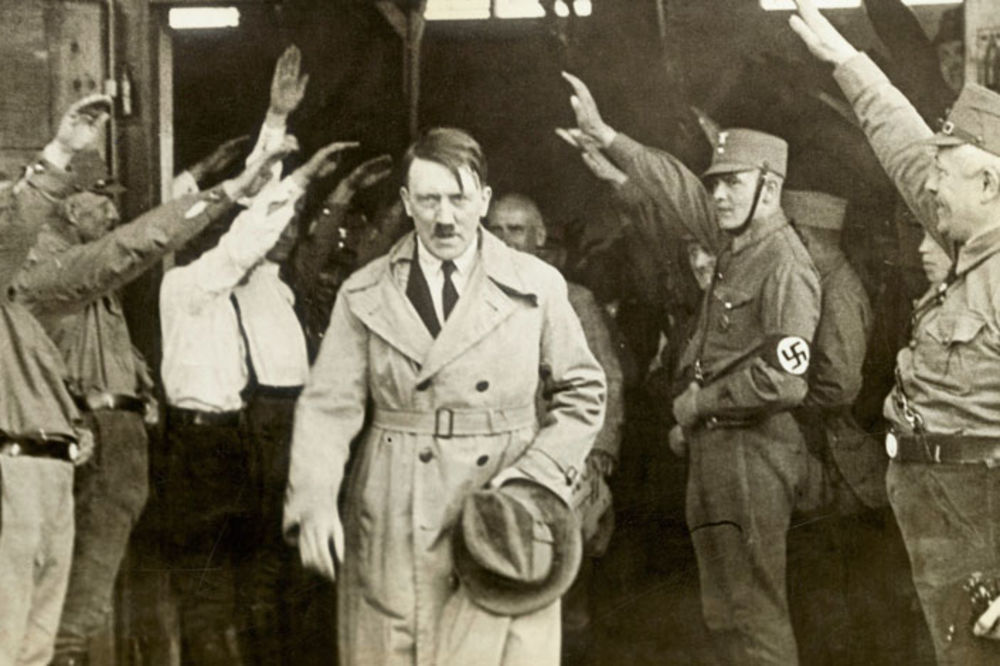 Da možete da se vratite u prošlost, da li biste zadavili Hitlera u kolevci? Ovi ljudi bi (FOTO)