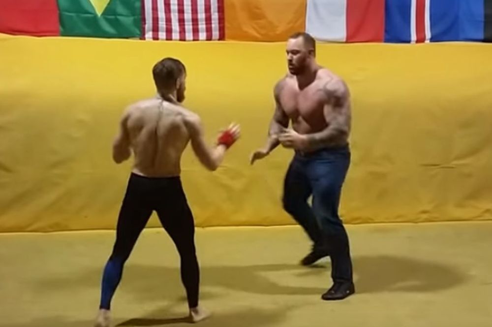Sudar Davida i Golijata, ali bukvalno: Okršaj UFC borca i Planine iz Igre Prestola! (FOTO) (VIDEO)