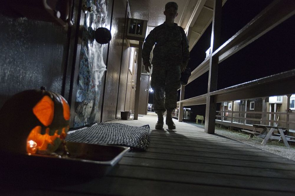 Napravio haos: Američki vojnik se maskirao u bombaša samoubicu za Noć veštica