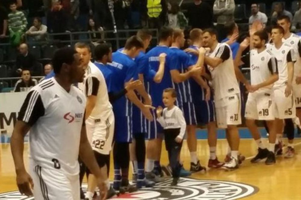 Mali Vuk ravnopravno sa košarkašima Partizana dočekao igrače Budućnosti! (FOTO)