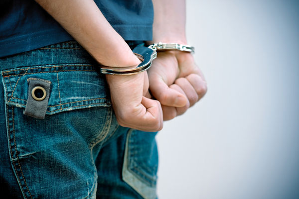 Uhapšen sajber diler: Kupovao drogu preko interneta i rasturao je po Nišu