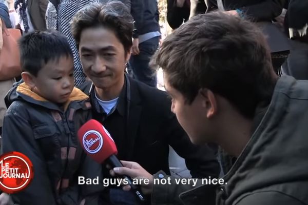 Vratiće vam veru u ljude: Dirljiv razgovor oca i sina u Parizu (VIDEO)