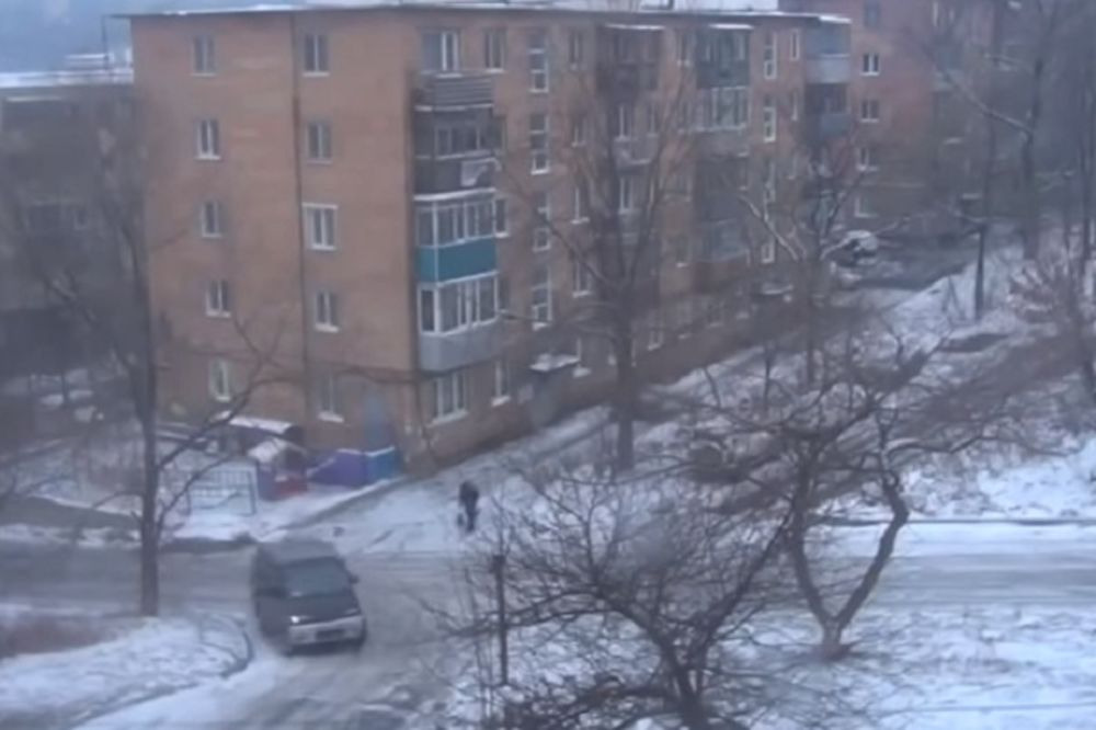 Ovo je najgora raskrsnica zimi u Rusiji, pogledajte i zašto! (VIDEO)