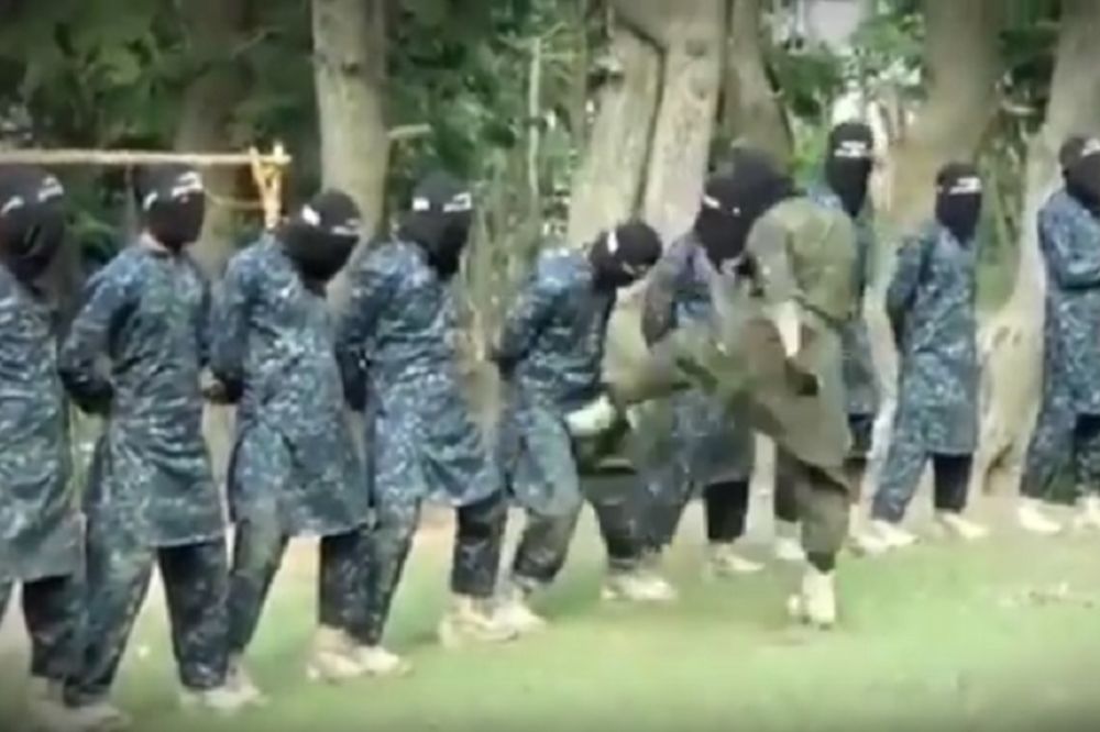 Muda od kamena: Džihadisti se međusobno šutiraju u međunožja! (VIDEO)