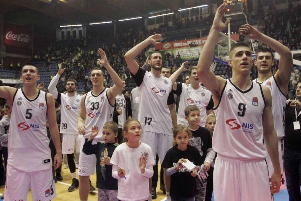 Partizanovi mladi košarkaši dobili pesmu od koje će im adrenalin skakati do plafona! (VIDEO)