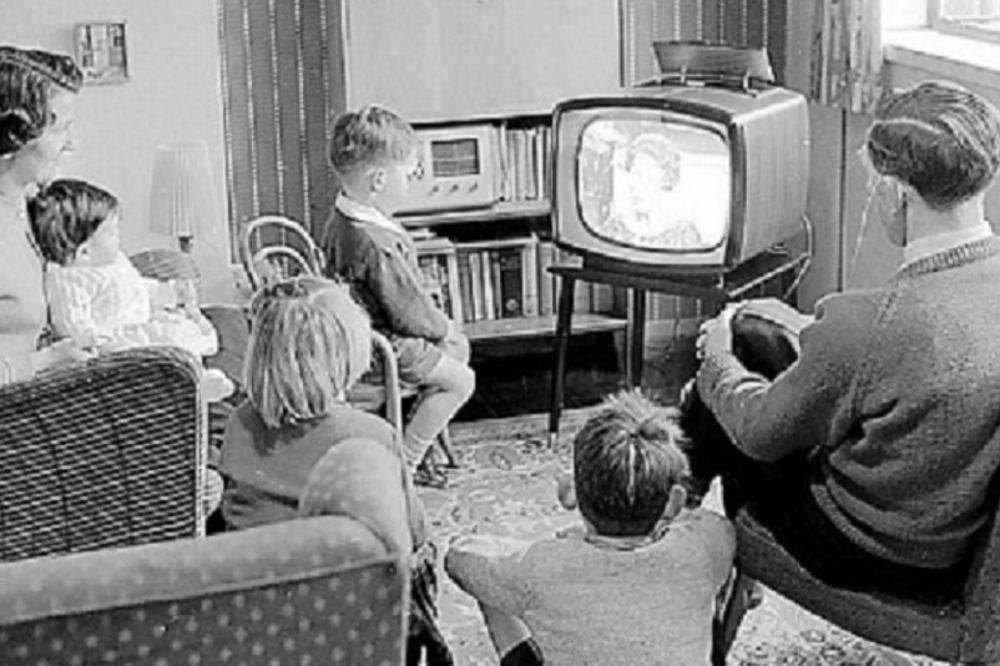 Proučavali su 25 godina uticaj televizije na ljude. Rezultati su katastrofalni! (FOTO)