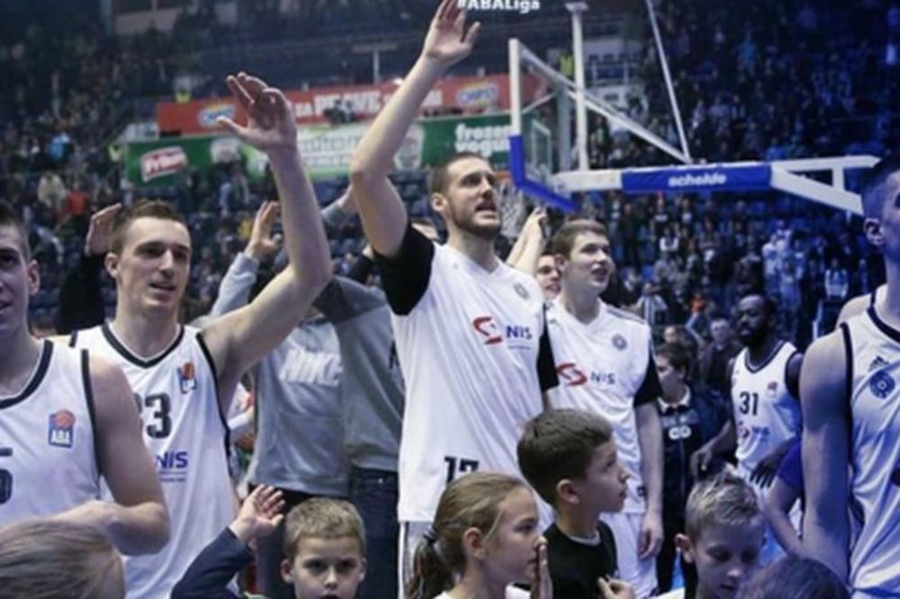 Sinergija navijača i igrača Partizana izabrana za fotografiju kola ABA lige! (FOTO)
