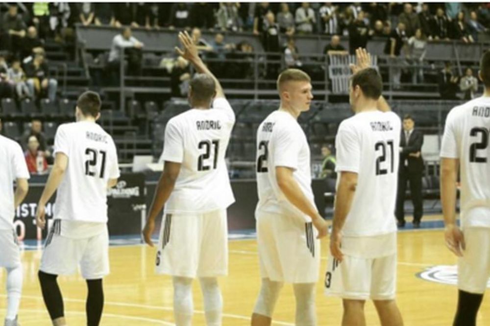Košarkaši Partizana ne zaboravljaju povređenog druga! (FOTO)