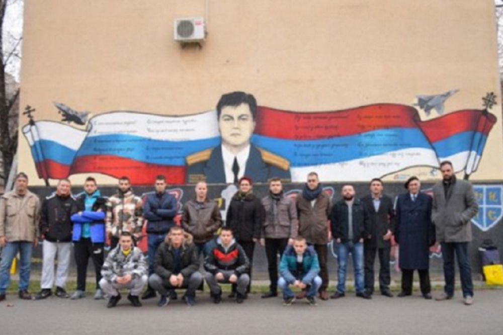 Usred Srbije osvanuo ogroman mural ruskog pilota! Heroju u čast borbe protiv terorizma! (FOTO)