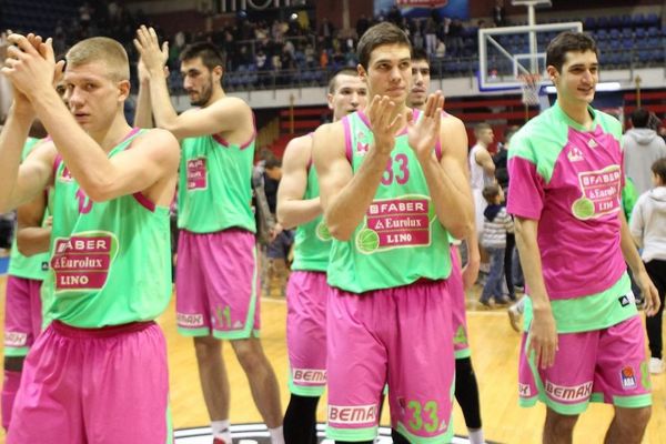 Partizan traži od navijača da vrate majice košarkašima Mega Leksa!
