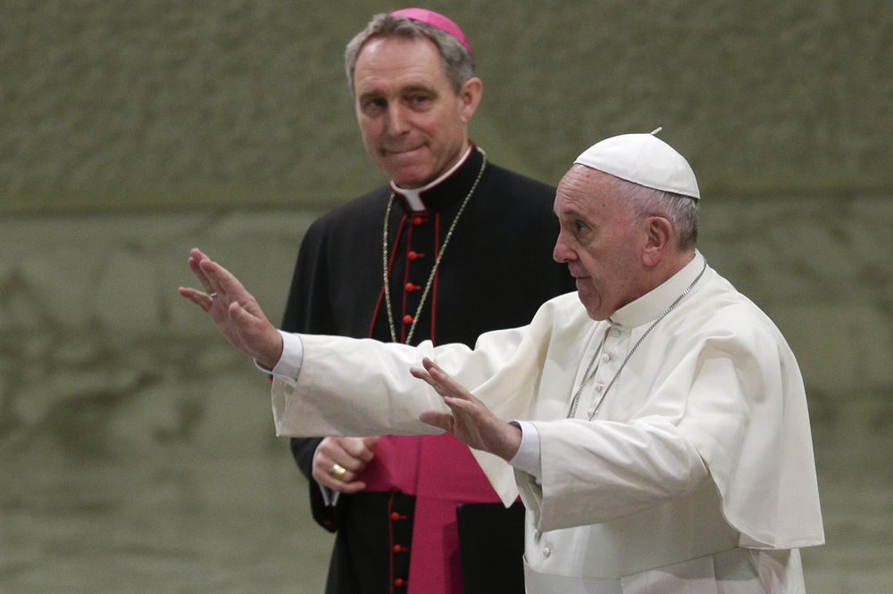 Papa šokirao svet na 31. decembar: Priznao da peva kao magarac!