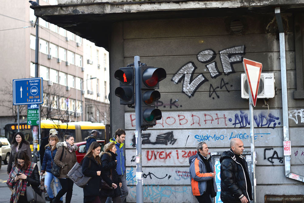 Pukom srećom nema mrtvih: Zašto stalno crkavaju semafori u Beogradu? (FOTO)