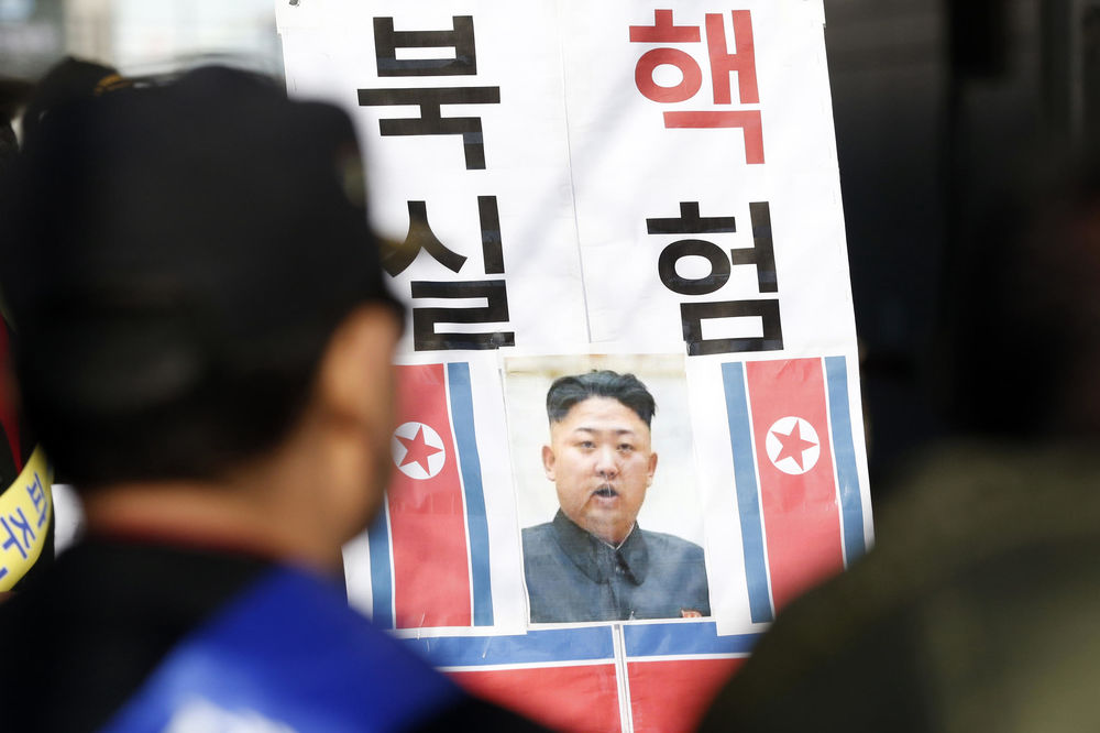 Severna Koreja bacila milion propagandnih letaka iznad Južne Koreje! (FOTO) (GIF)