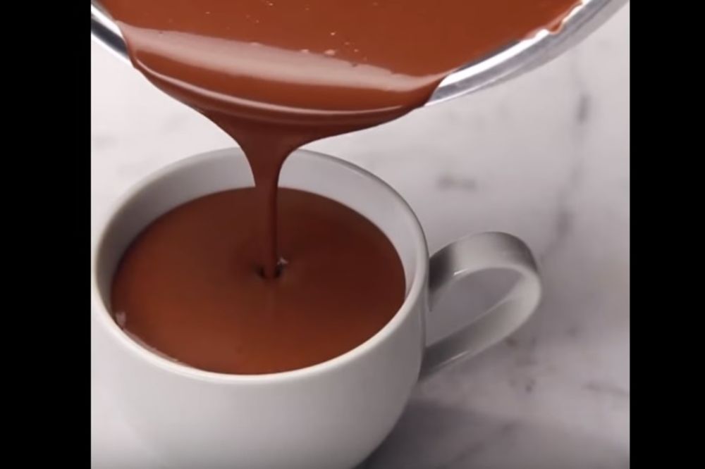 Da vam ugreje ovaj ledeni dan: Uživajte u zavodljivom ukusu tople čokolade (RECEPT) (VIDEO)