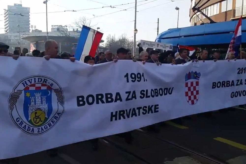 Šta je s ovim Hrvatima? Zbog zatvaranja antisrpske televizije čitav Zagreb danas je na ulicama! (FOTO) (VIDEO)