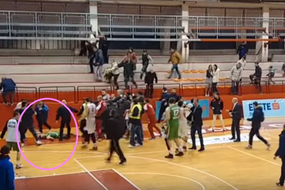 Košarkaš ostao nepomično da leži posle opšte tuče na utakmici crnogorske lige! (VIDEO)
