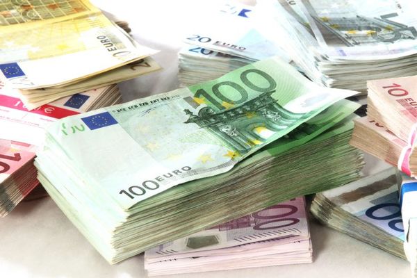 Bankar iz Niša prokockao 300.000 evra klijenata, pa sad hoće da se nagodi!