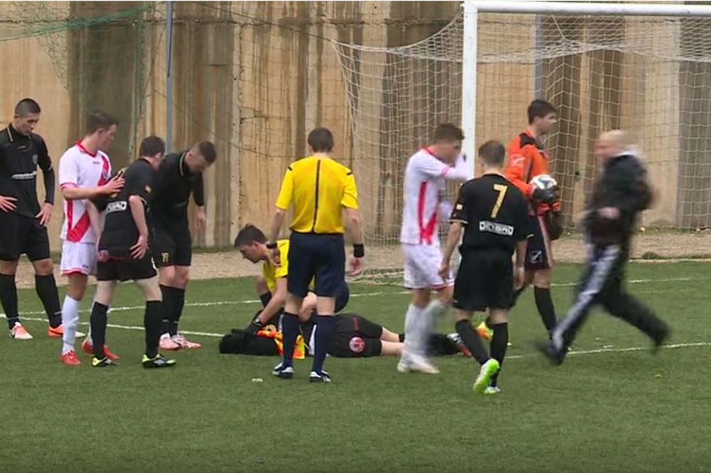 Sudija u Bosni spasio život mladom fudbaleru nasred utakmice! (VIDEO)
