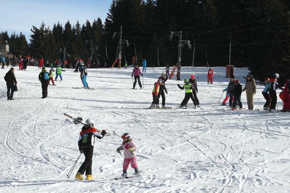 Nikad veći broj skijaša i nikad bolji rezultati: Skijališta Srbije ostvarila rekordni poslovni rezultat (FOTO)