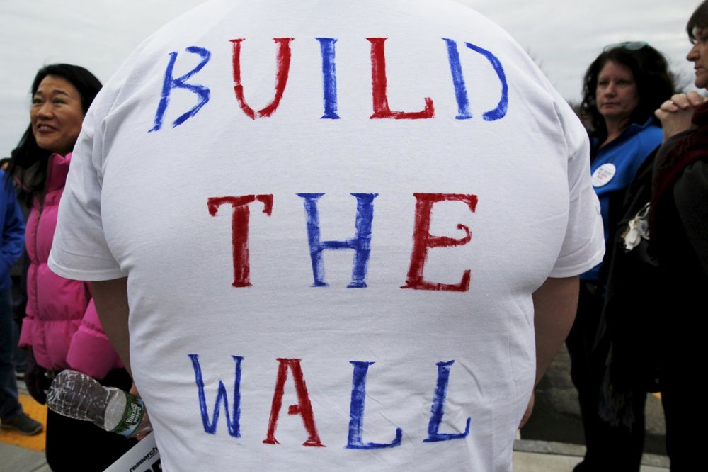 Meksikanci sigurni: Nema šanse da plaćamo Trampov zid! (FOTO)