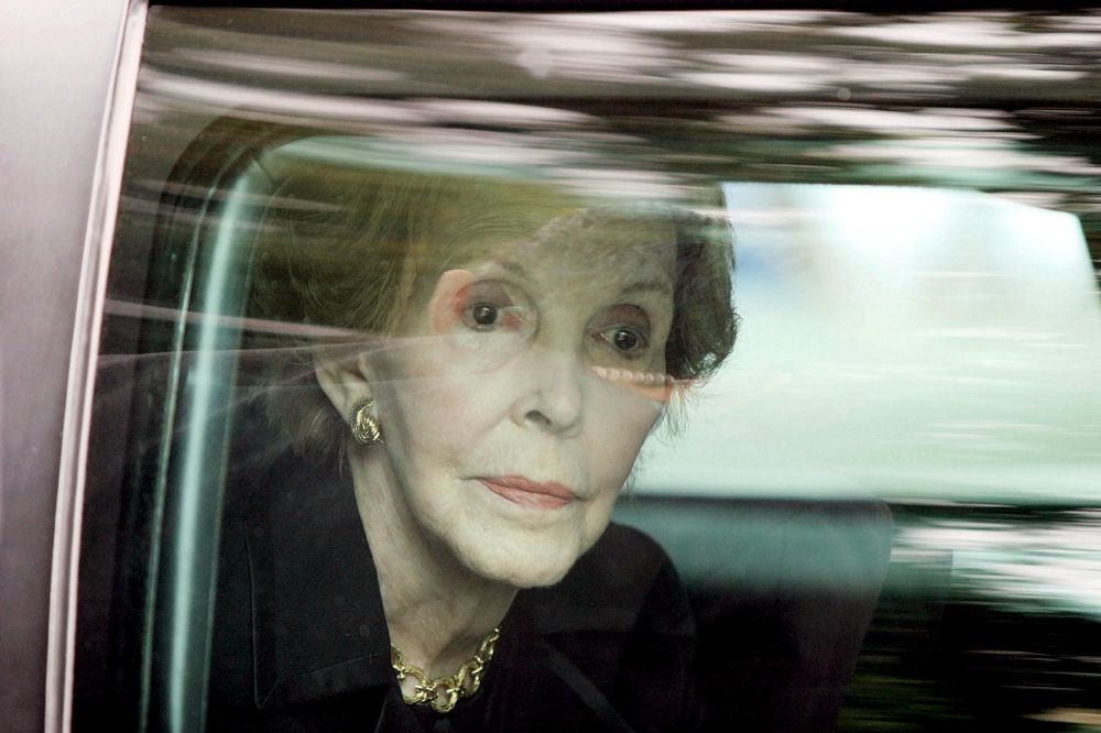 Prva dama Amerike Nensi Regan preminula u 94. godini