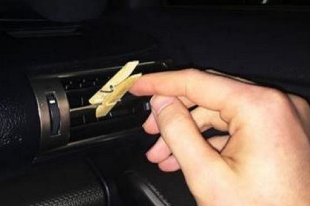 Super trik sa običnom štipaljkom koji će vam odmah osvežiti auto! (VIDEO)