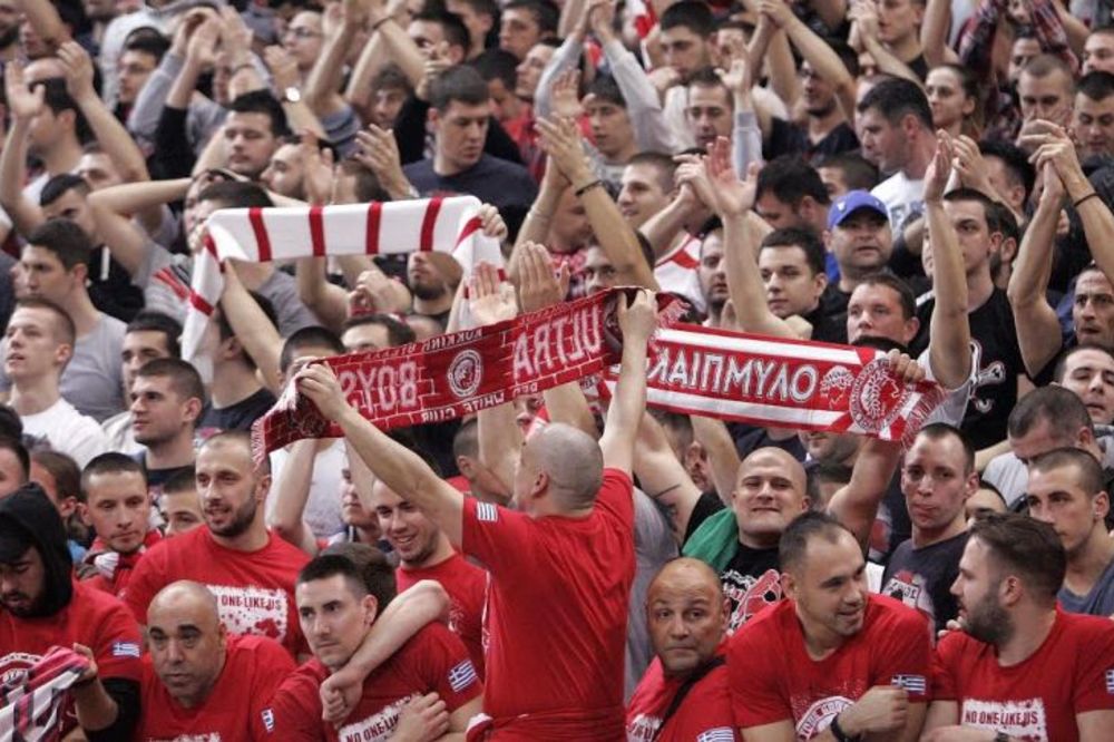Trese se Arena zbog Delija: Grmljavina navijača Zvezde protiv Panatinaikosa! (VIDEO)