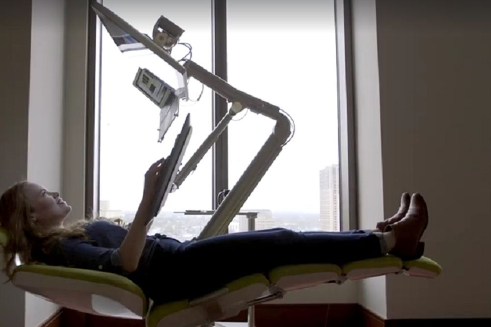 O njoj maštaju svi: Stolica iz koje možete da radite ležeći (VIDEO) (GIF)