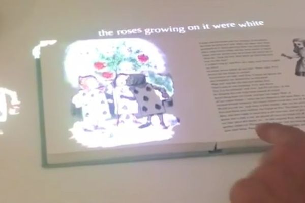 Soni predstavio interaktivni projektor: Svaka ravna površina postaje ekran! (VIDEO)