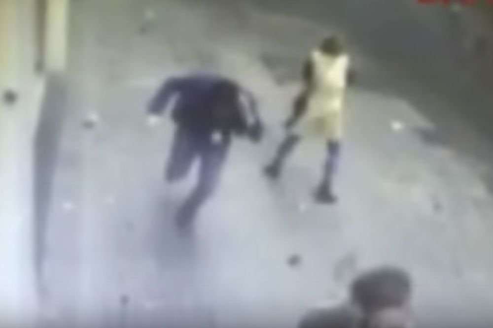 Zastrašujući momenat kada se bombaš samoubica razneo u Istanbulu (VIDEO)