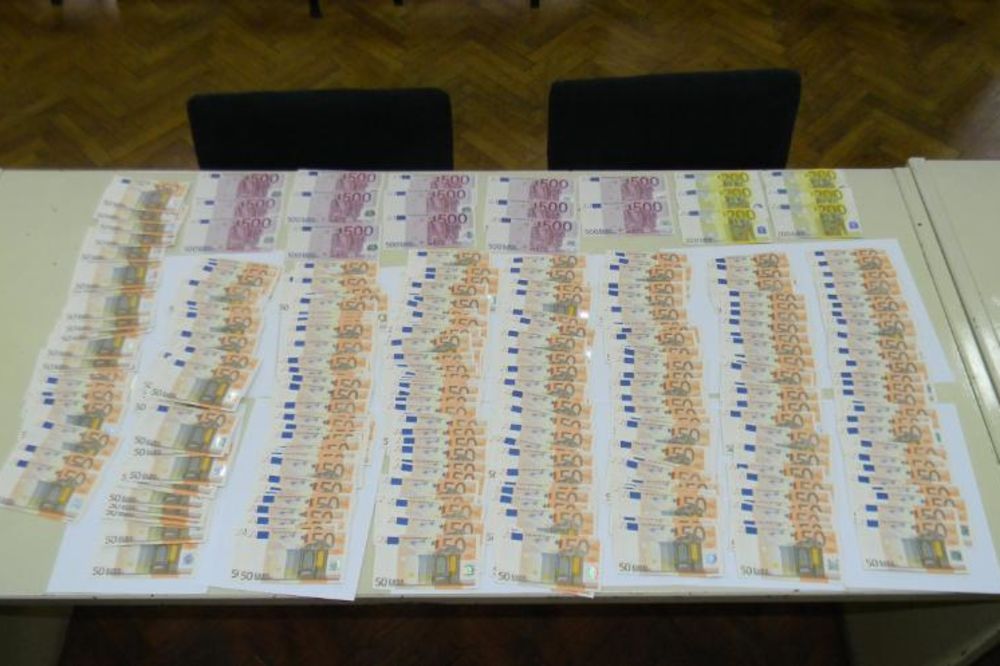 28.000 lažnih evra u kesi penzosa falsifikatora! Najluđe hapšenje u Smederevu (FOTO)