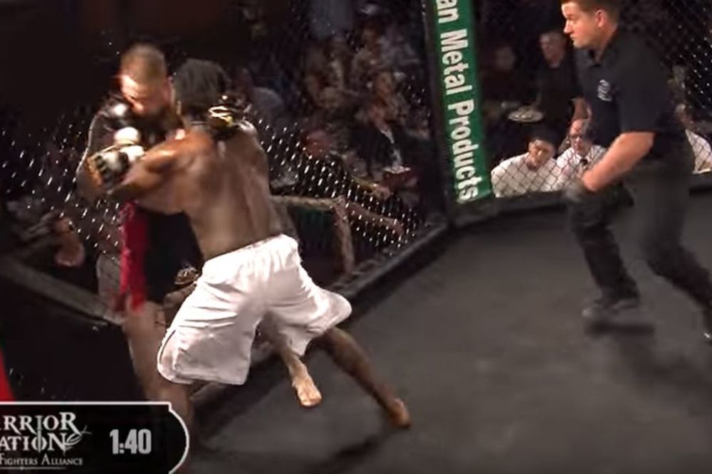 Bacio ga u nesvest: Brutalan debi u oktagonu sina legendarnog MMA borca! (VIDEO)
