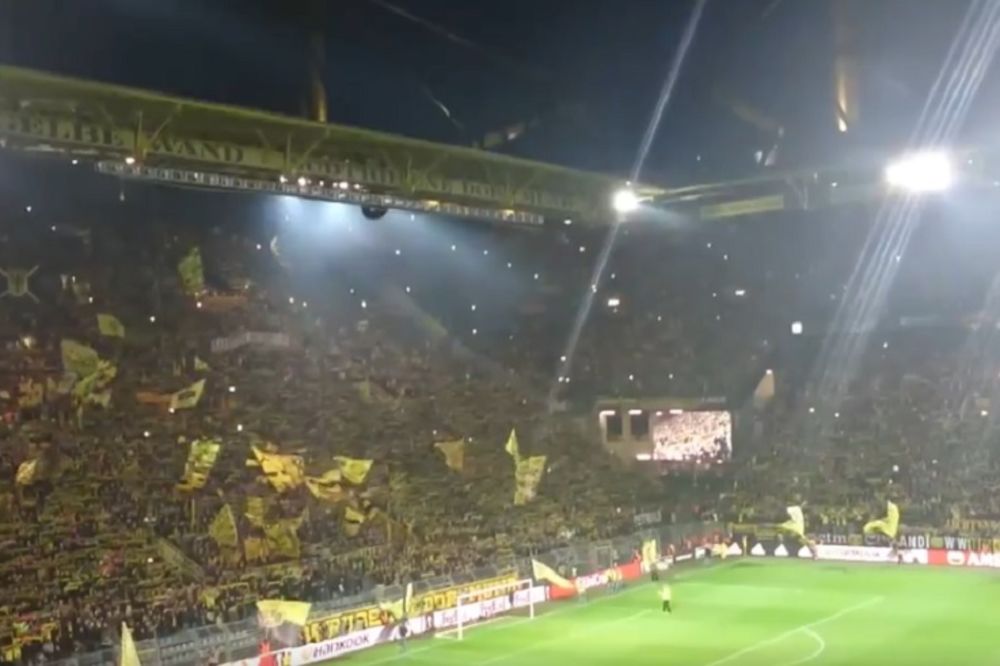 Dirljive scene u Dortmundu: Na Klopovom dočeku navijači oba tima pevali You ll never walk alone! (VIDEO)