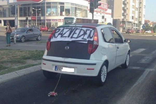 Srećan čovek, nema šta: Evo kako je jedan Beograđanin obeležio razvod braka! (FOTO)