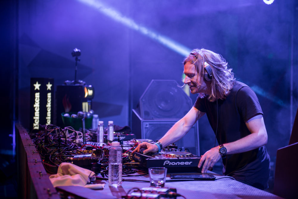 Zabiela: Koja je jedina stvar koje se plaši DJ plavušan koga obožavaju srpski klaberi? (FOTO)