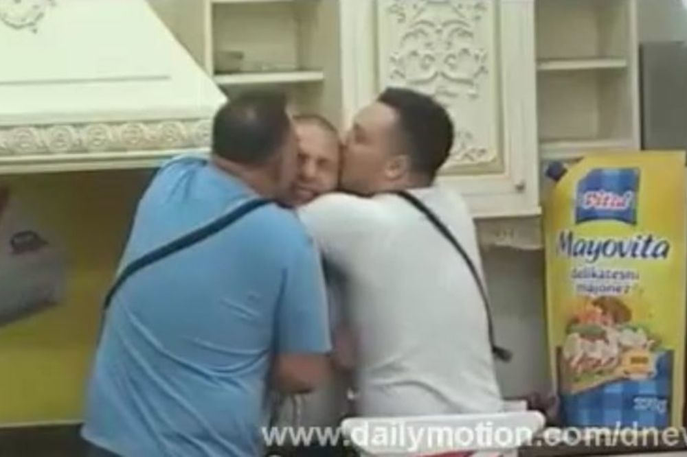 Gastoz poljubio Brendona: Jurio ga je po celoj kući i na kraju ga je stigao (VIDEO)