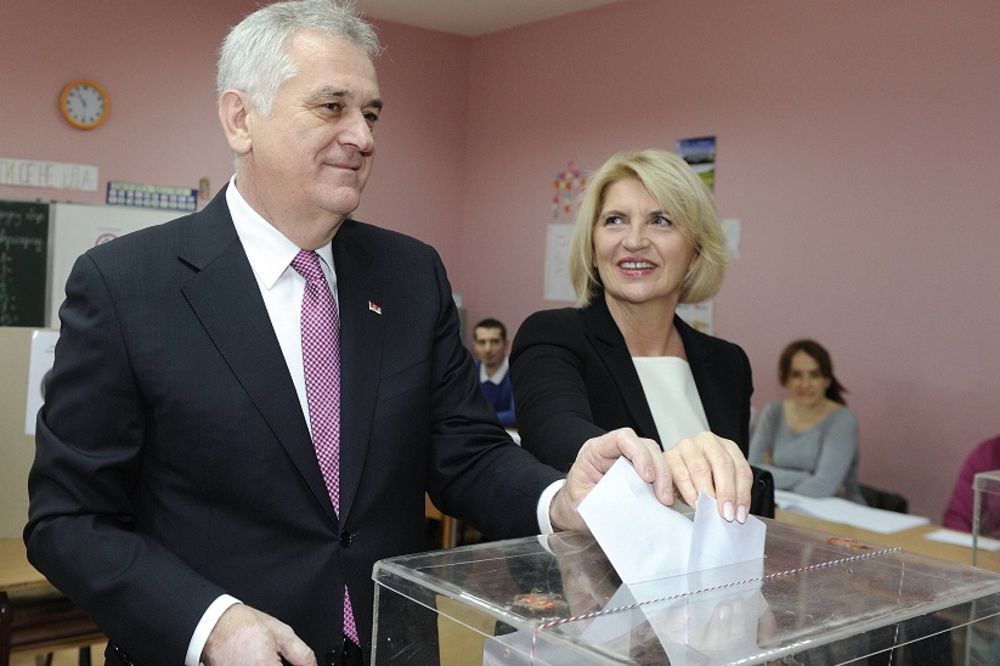 Pitamo se, pitamo: Za koga je glasao predsednik Srbije? (FOTO)