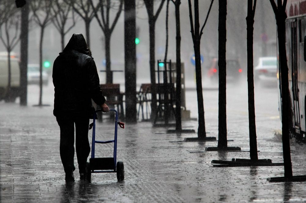 Pustoš: Kiša i neradni dan oterali ljude sa ulica