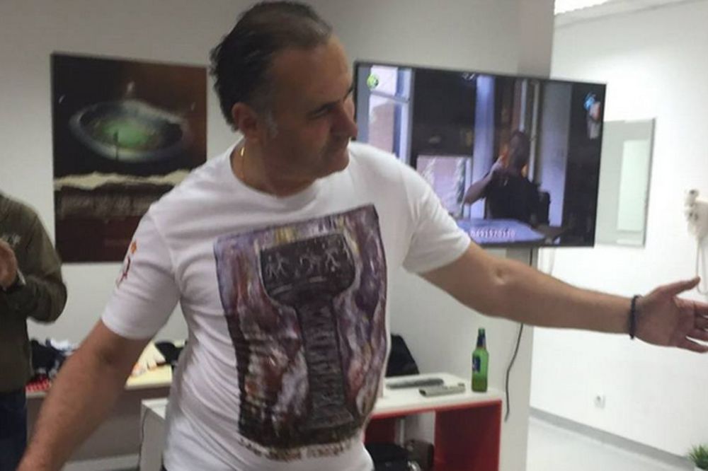 Šmekerska aplikacija: Delije će pojuriti da kupe Zvezdinu šampionsku majicu! (FOTO)