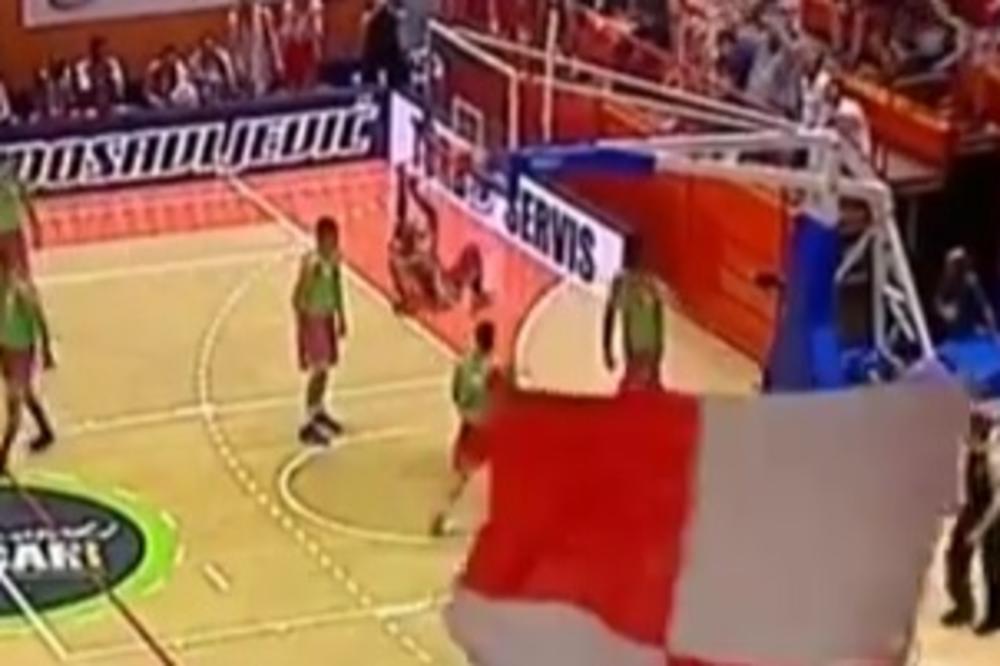 NBA akcija u Mitrovici: Simonović i Cirbes lome obruč Mega Leksa! (VIDEO)