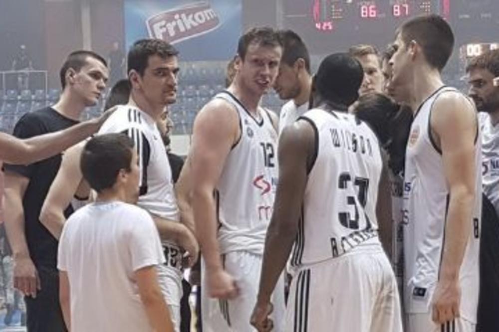 Suze u svlačionici crno-belih: Jednom košarkašu Partizana poraz je pao teže nego ostalima! (VIDEO)