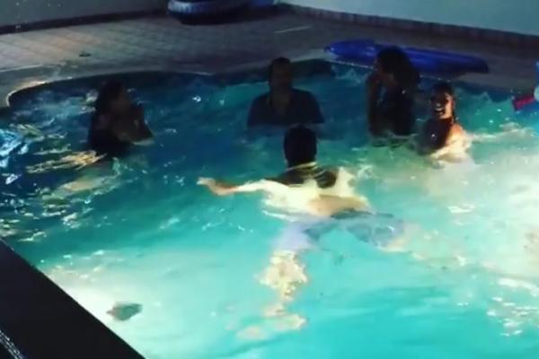 Ronaldova majka je partijala u bazenu kao klinka zbog izbacivanja Hrvata! (VIDEO)