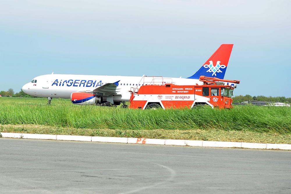 HIT: Crnogorci zakupili avion Er Srbije sa sve posadom, jer je njihov u kvaru!