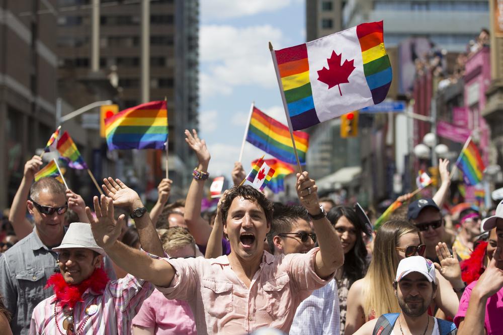 Na Zapadu ništa novo: Ponosni premijer predvodio gej paradu! (FOTO) (VIDEO)