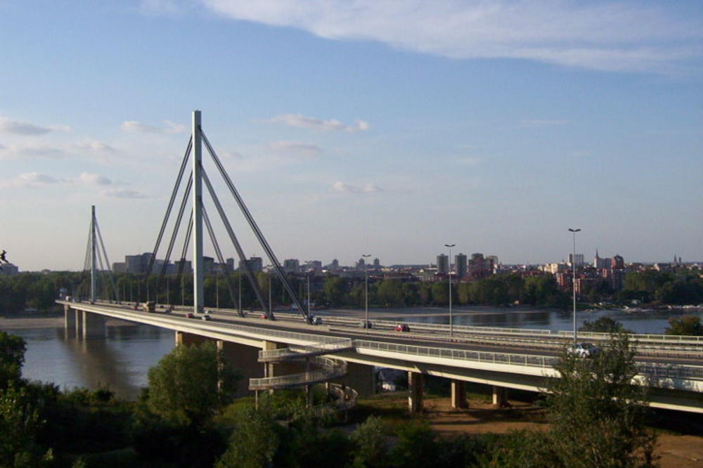 TEŠKA TRAGEDIJA U NOVOM SADU: Devojka skočila sa Mosta slobode u Dunav