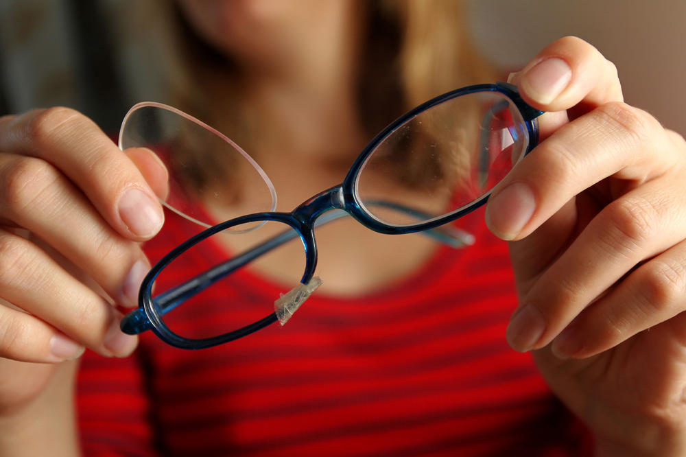 Stari ruski recept: Kako da se otarasite naočara sa 4 prirodna sastojka